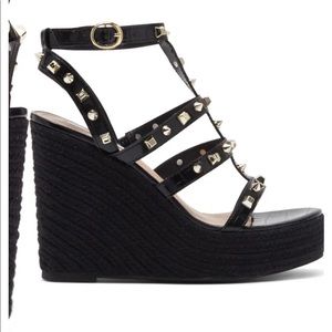 NWT Steve Madden Studded Wedges